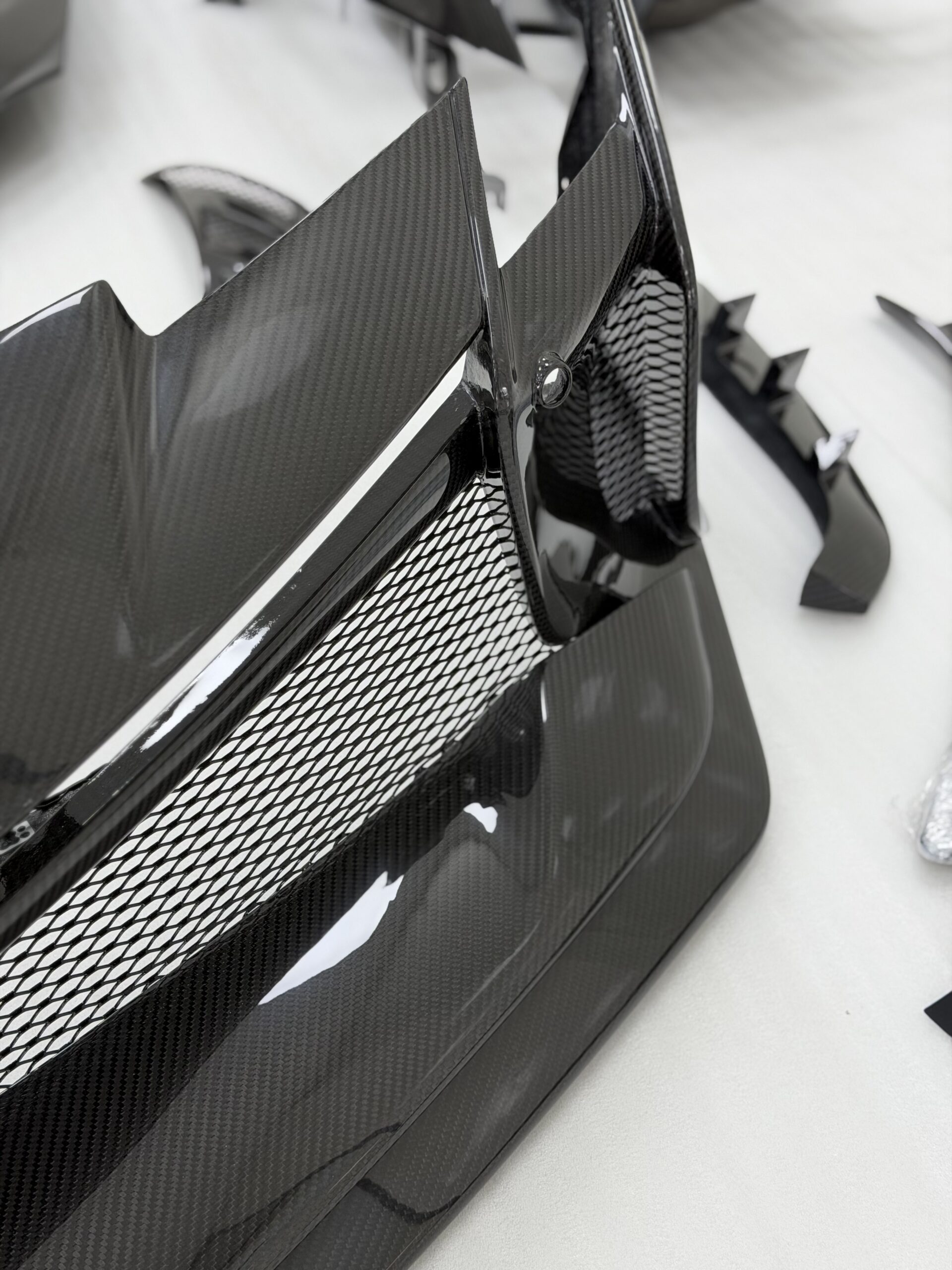 Ferrari SF90 XX Style Carbon Fiber Body Kit (3)
