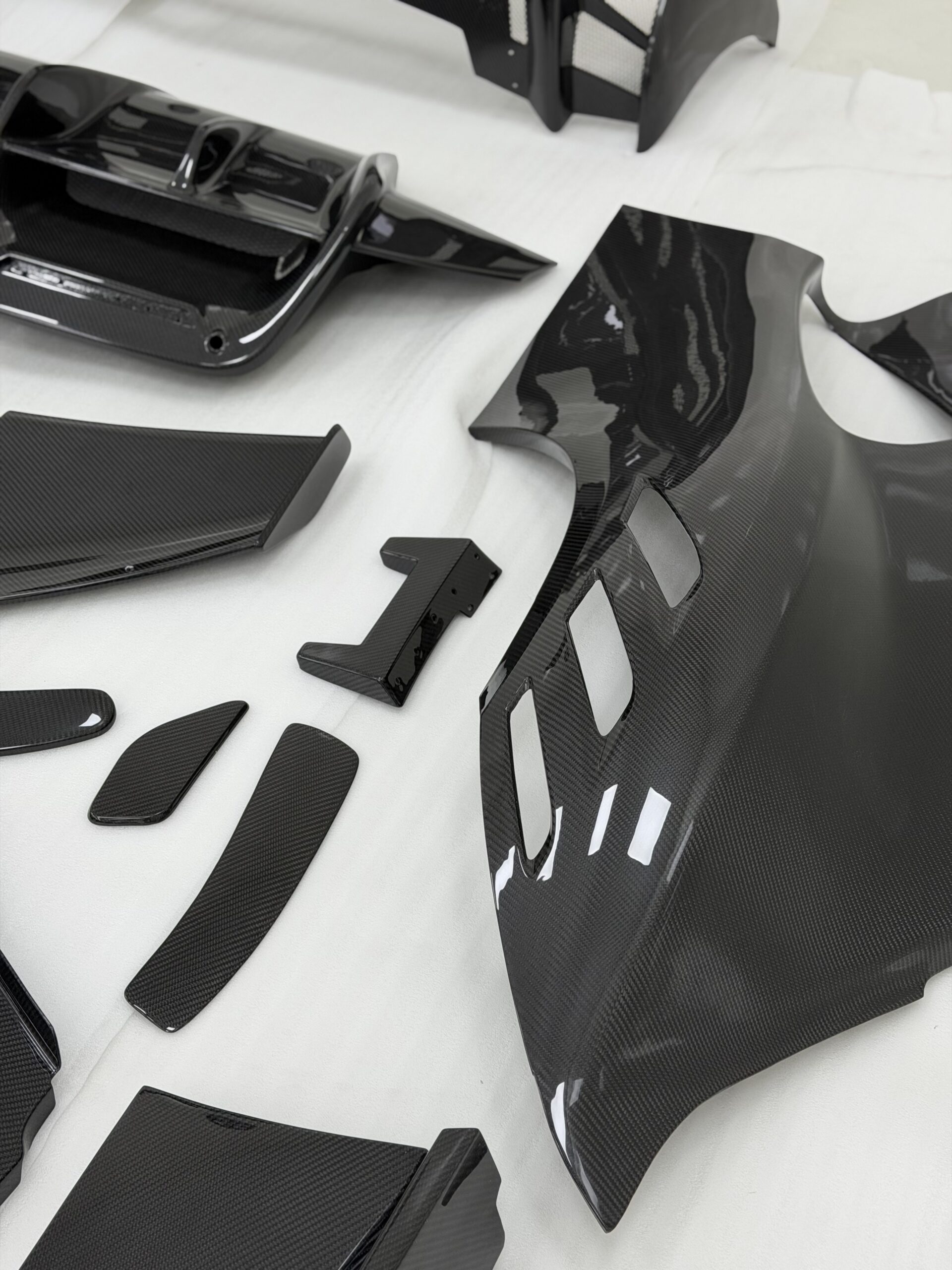 Ferrari SF90 XX Style Carbon Fiber Body Kit (7)
